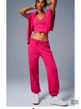 Alo Yoga Accolade Sweatpants Pink Summer Crush High-Rise
Waist Joggers MEDIUM